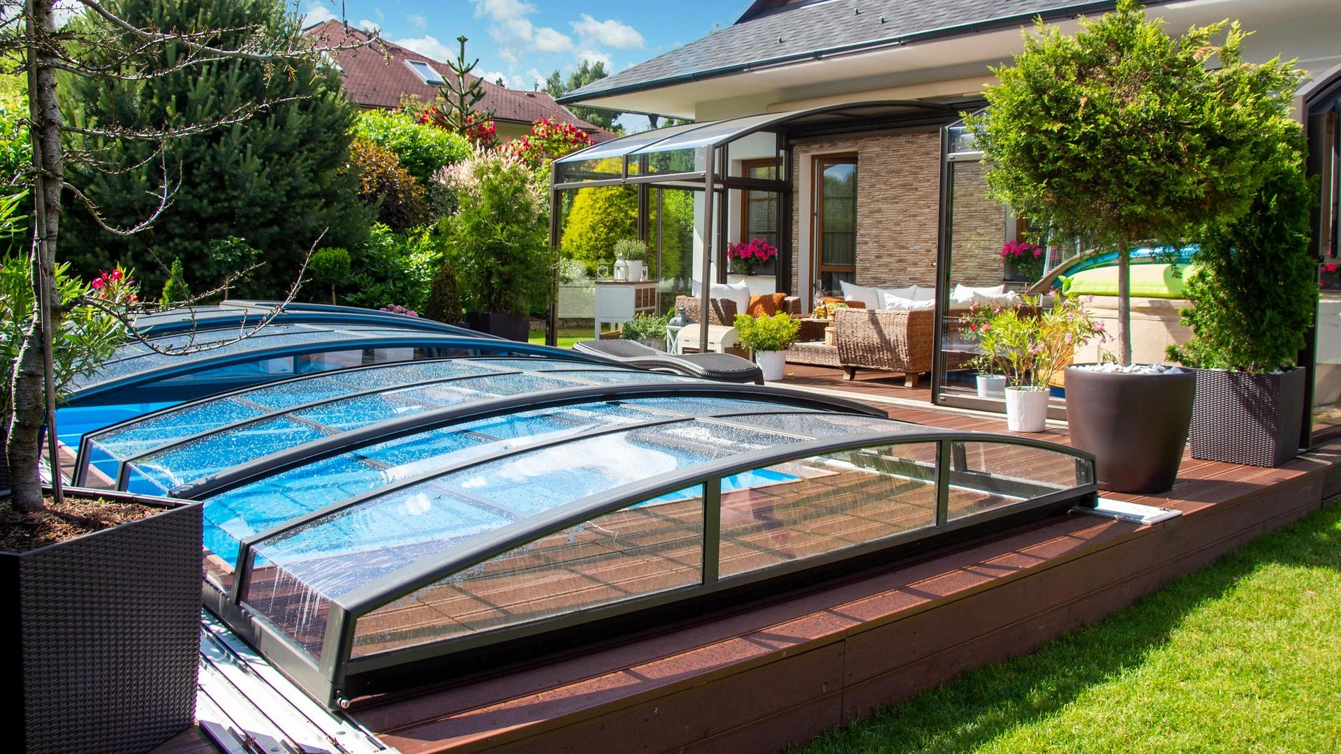 pool-enclosure-azure-angle-2-8711dd99-1920×1080-0