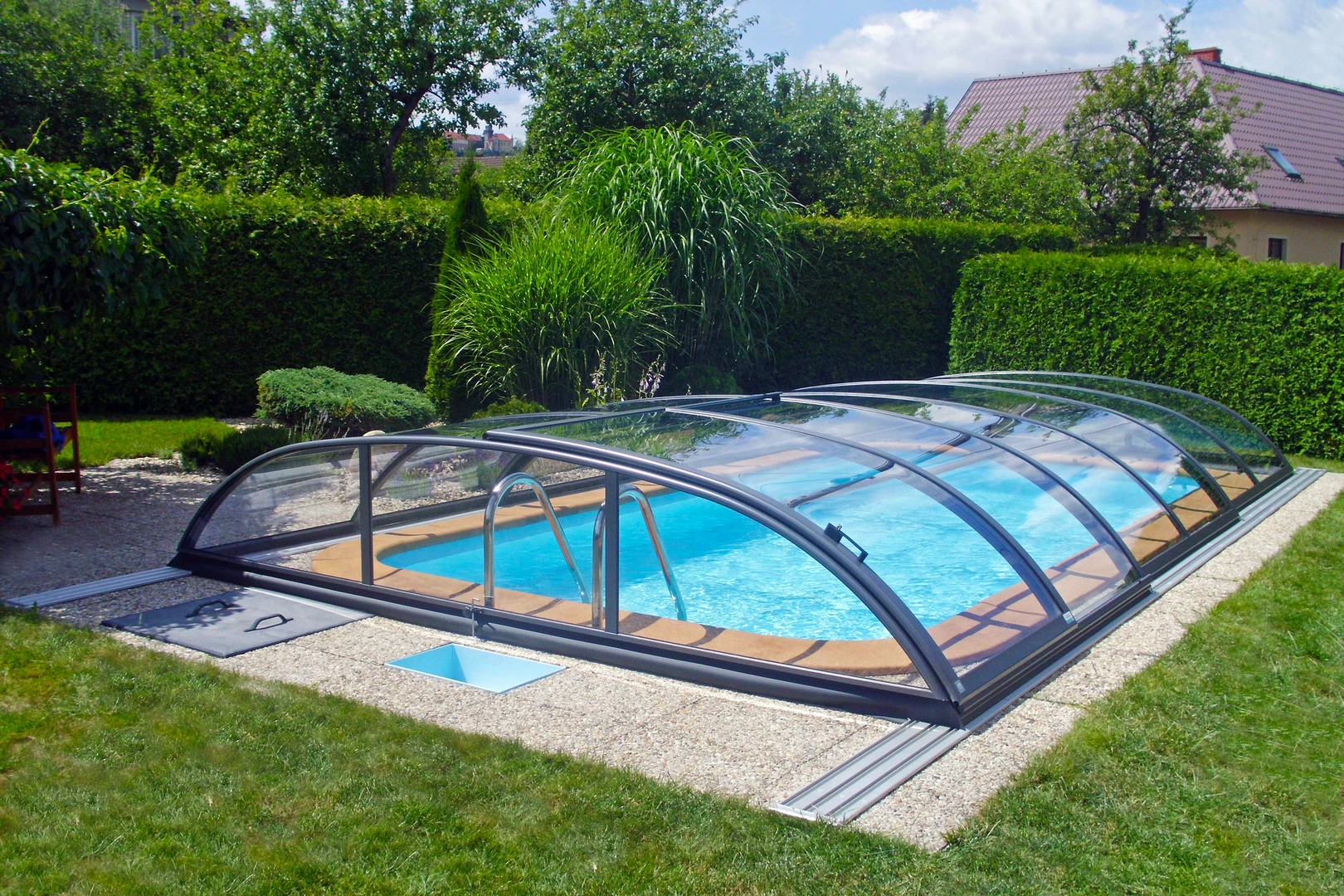 pool-enclosure-azure-flat-compact-4-cc06af83-1920×1080-0